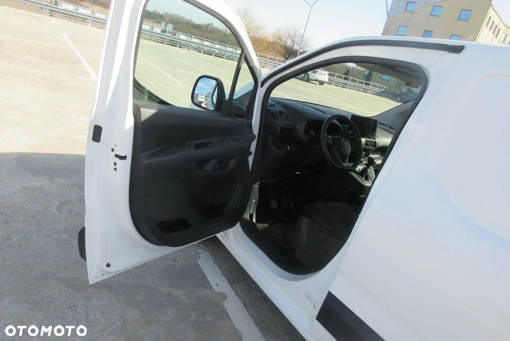 Opel COMBO - 15