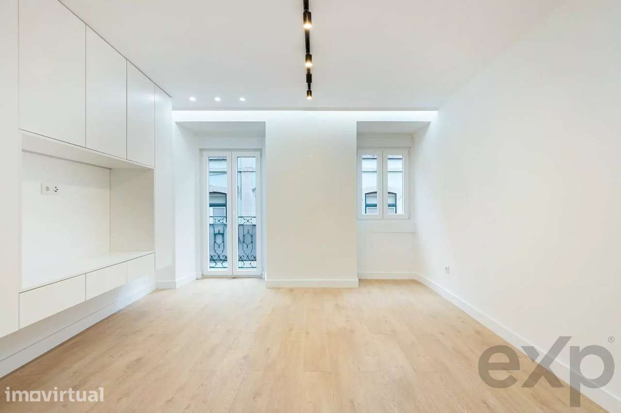 Apartamento T2 remodelado para venda no coração de Lisboa - Grande imagem: 2/14