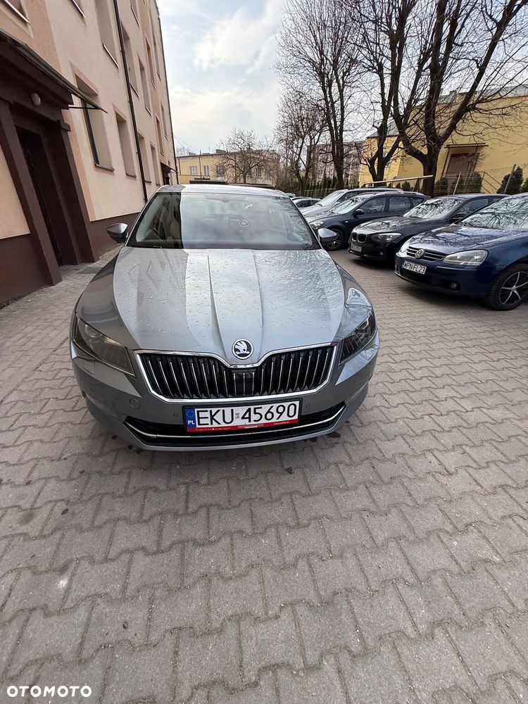 Skoda Superb 2.0 TDI Ambition DSG - 1