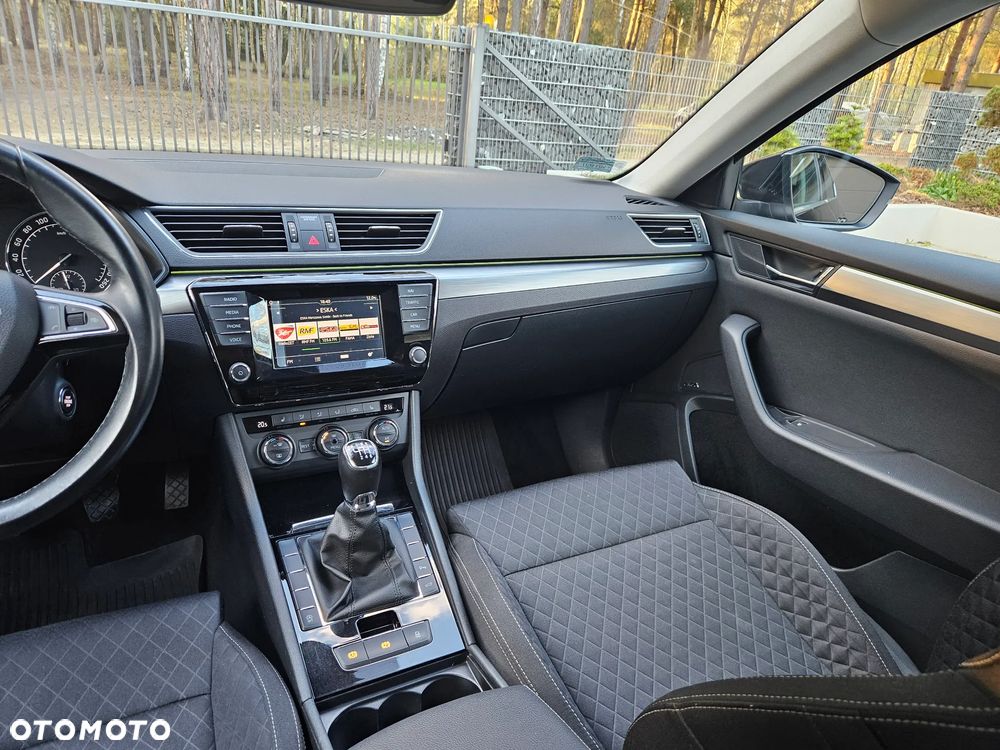 Skoda Superb 2.0 TDI Style - 34