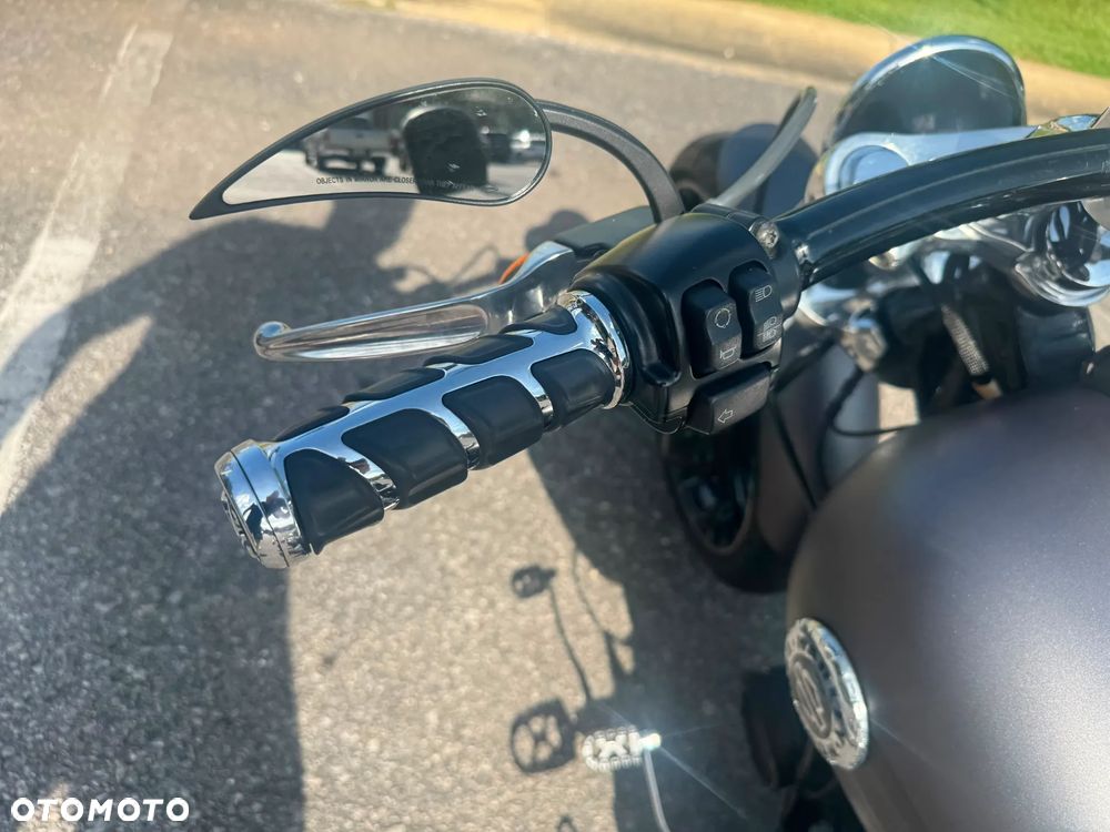 Harley-Davidson Softail Breakout - 18