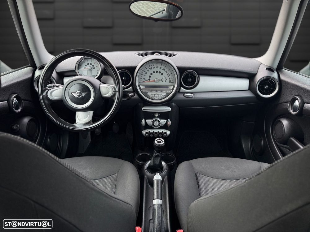 MINI 3 Portas Cooper D - 10