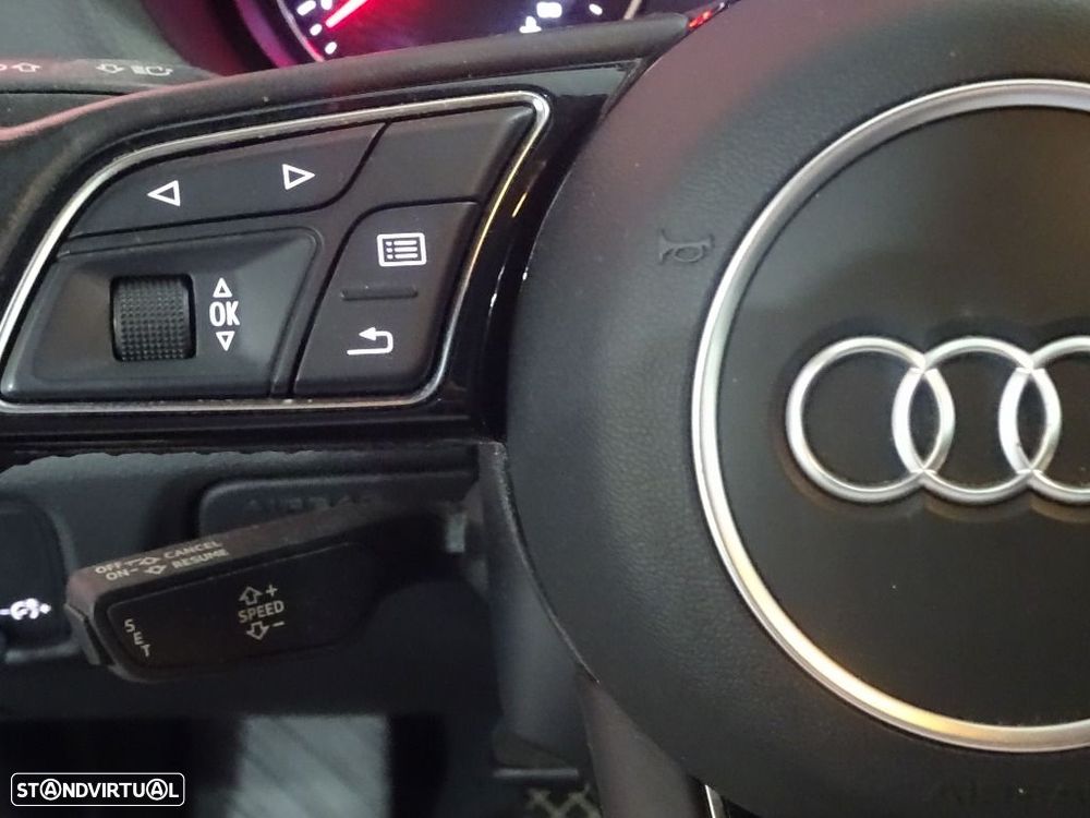 Audi A3 Limousine 30 TDI - 18