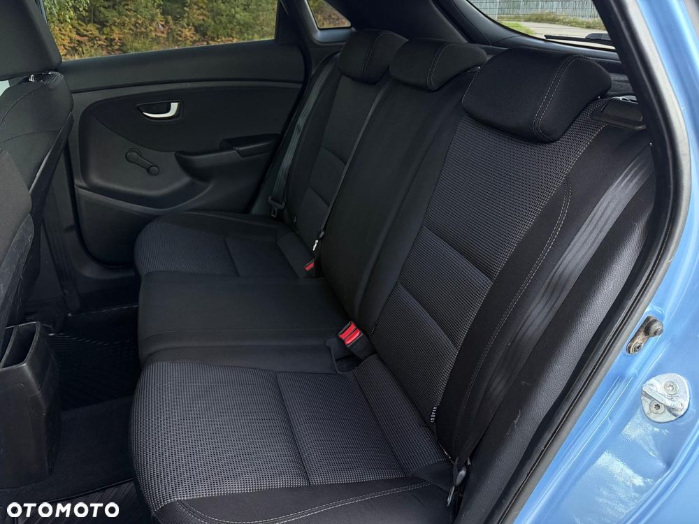 Hyundai i30 i30cw 1.4 Trend - 32