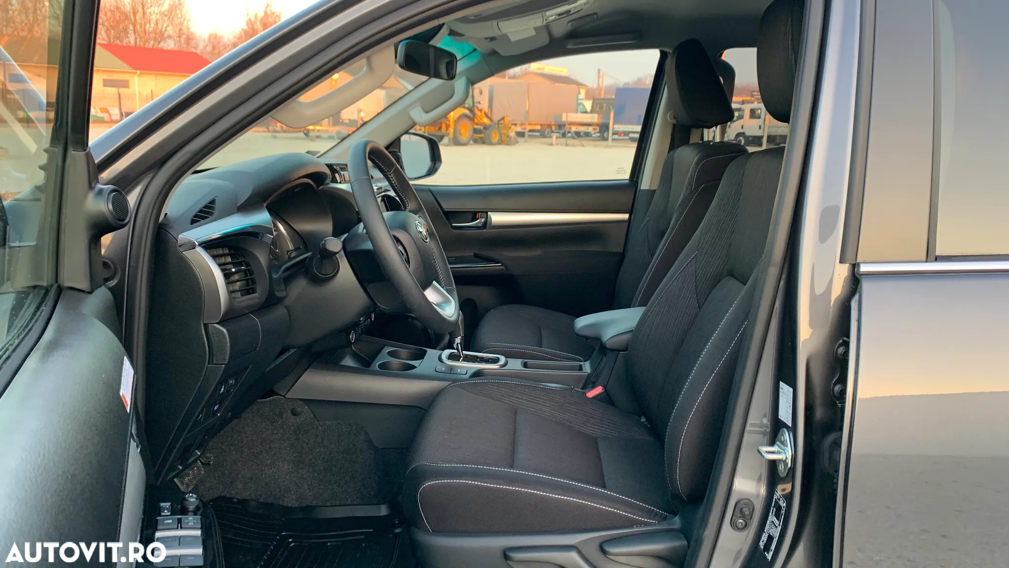 Toyota Hilux 2.4D 150CP 4x4 Double Cab AT Style - 18