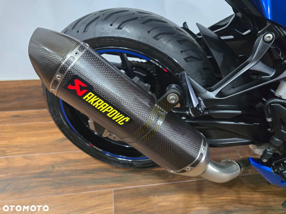 Suzuki GSX - 22