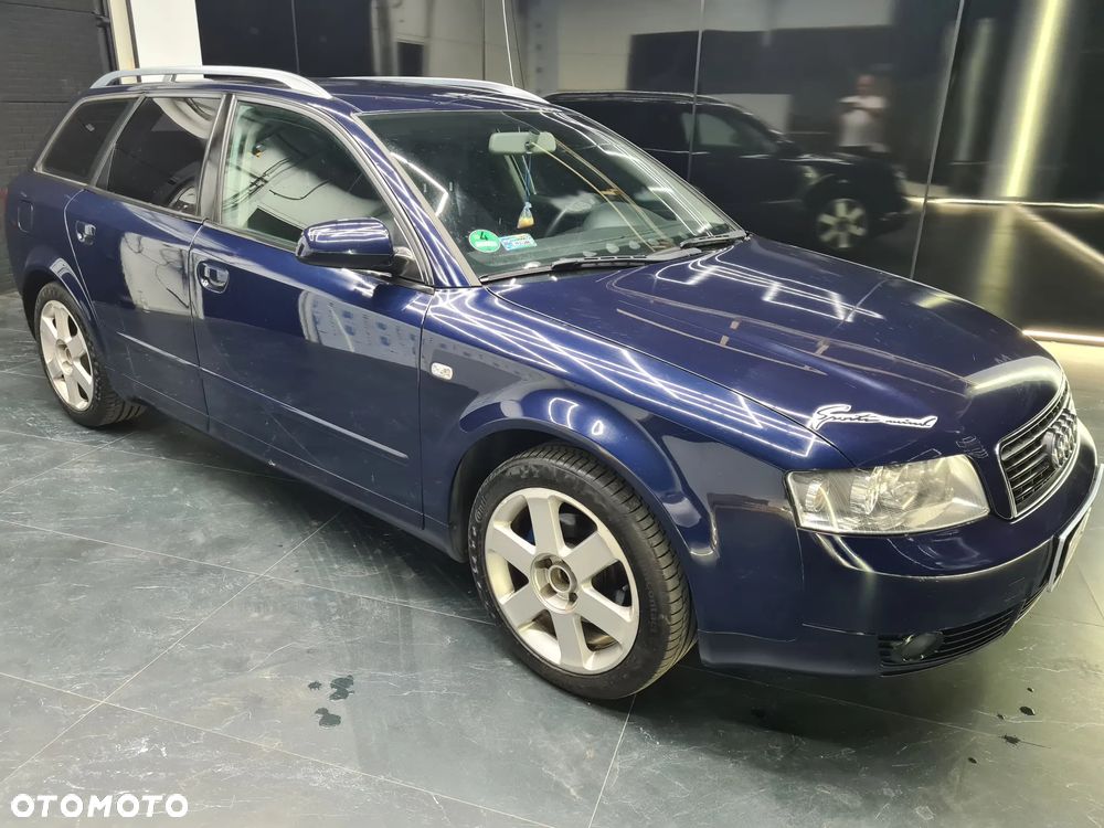 Audi A4 Avant - 1