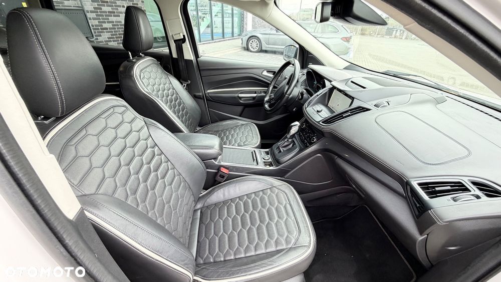 Ford Kuga 2.0 TDCi 4x4 Vignale - 24