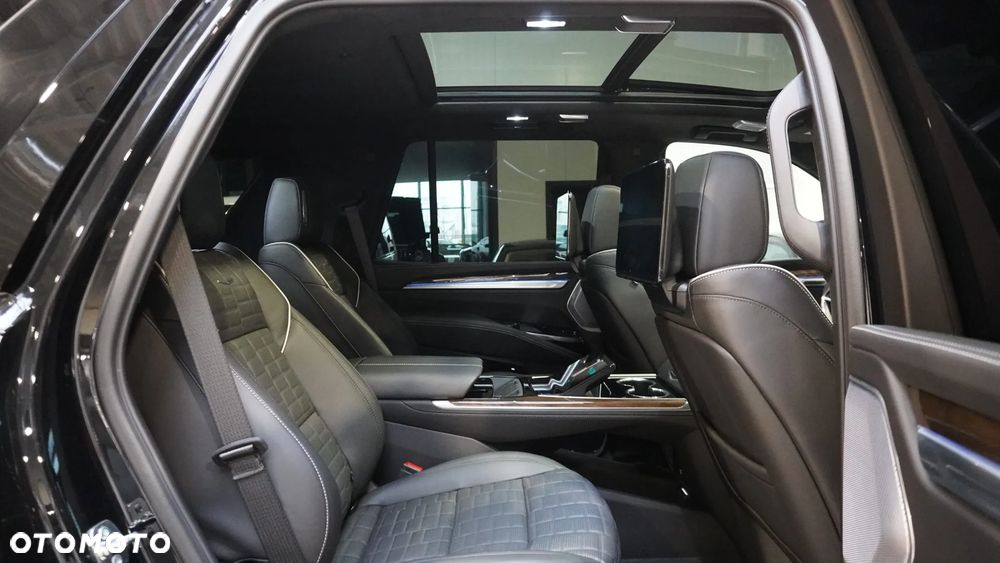 Cadillac Escalade 6.2 V8 AWD AT Platinum - 11