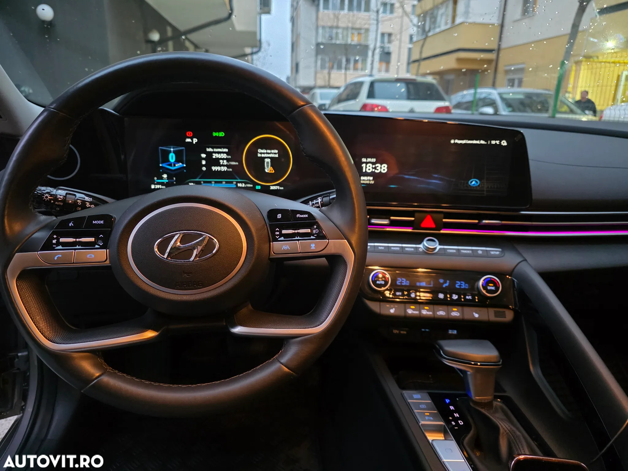 Hyundai Elantra 1.6 l 123 CP CVT Exclusive Navi - 4