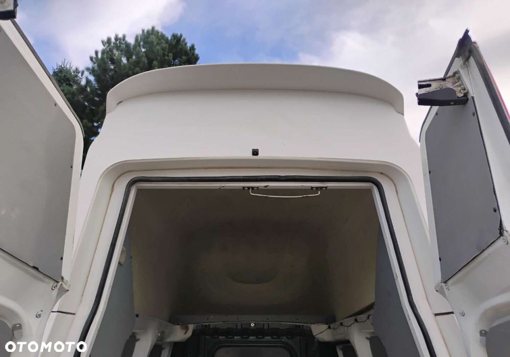 Nissan E-NV 200 - 26