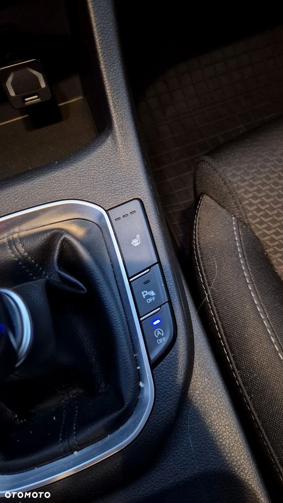 Hyundai i30 1.4 T-GDI Family+ - 14