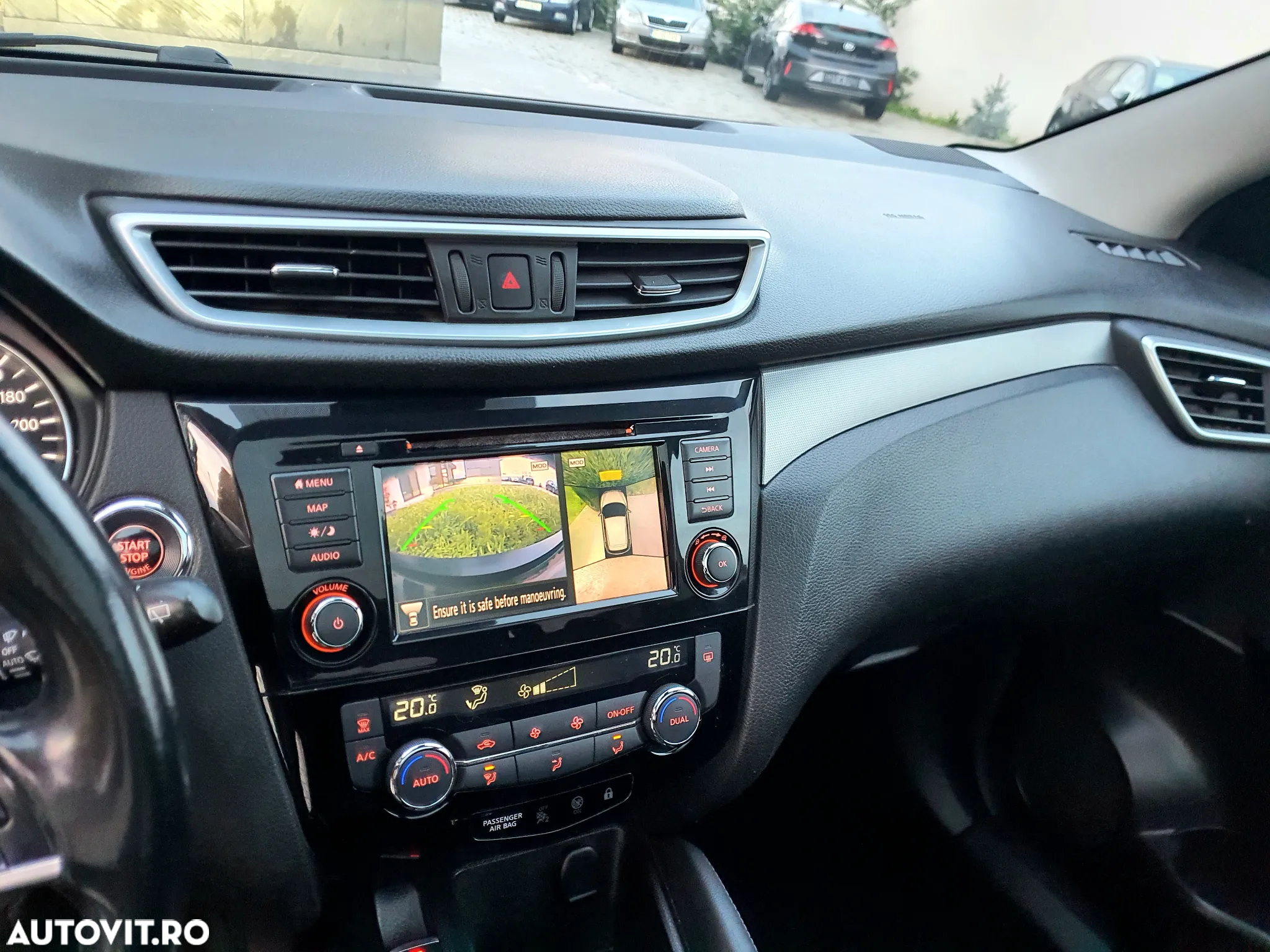 Nissan Qashqai 1.3 DIG-T N-CONNECTA - 27
