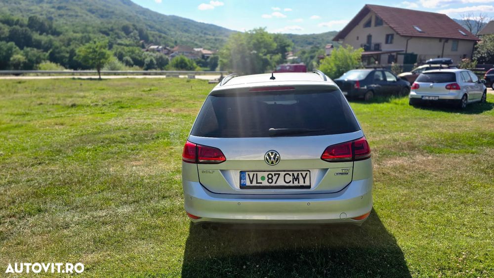 Volkswagen Golf - 6
