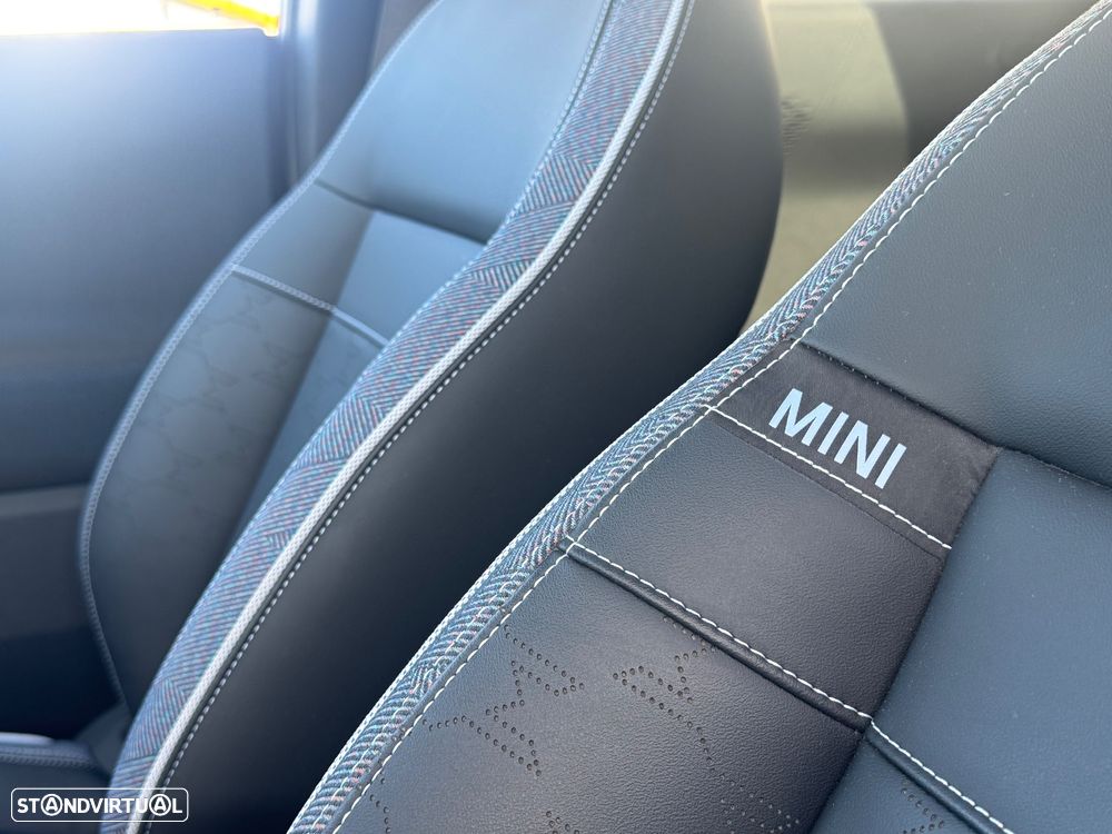 MINI 3 Portas Cooper E Favoured M - 18