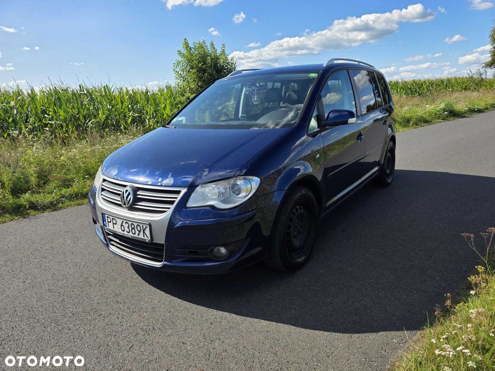 Volkswagen Touran - 1