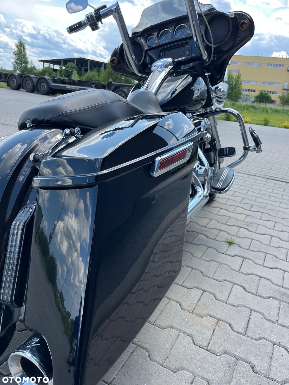Harley-Davidson Touring Street Glide - 4