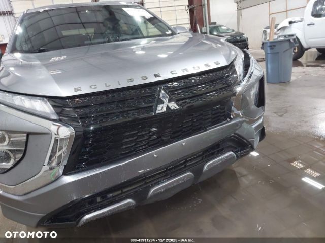 Mitsubishi Eclipse Cross - 12