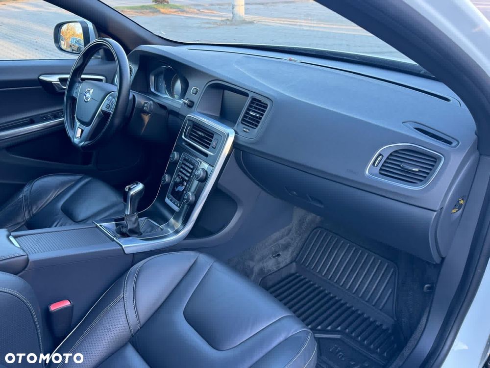 Volvo V60 D4 Drive-E R-Design Summum - 24