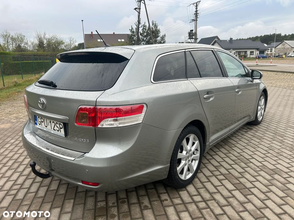 Toyota Avensis - 4