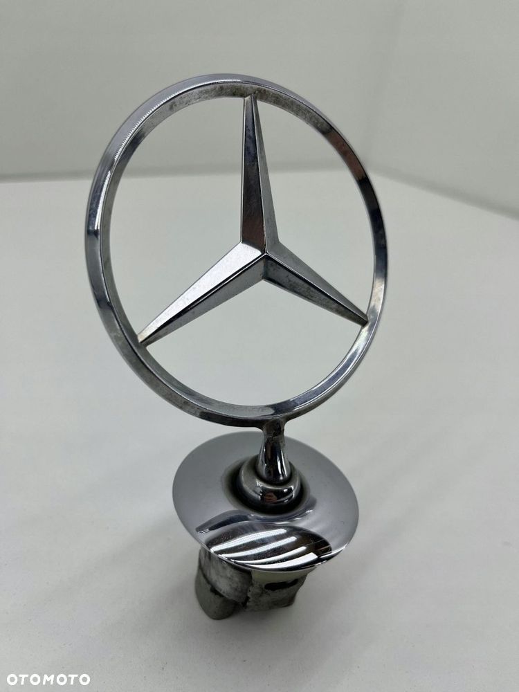MERCEDES ZNACZEK EMBLEMAT PRZÓD A2108800186 - 2