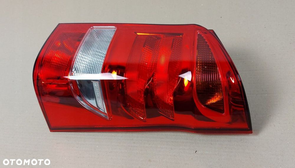 MERCEDES VITO W447 LAMPA PRAWA TYŁ TYLNA Oryginał A4478200164 - 8