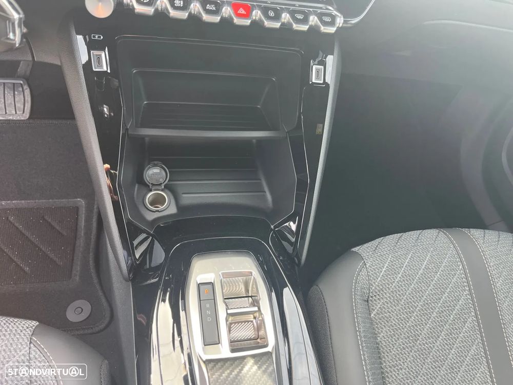 Peugeot 2008 1.2 Hybrid Allure e-DCS6 - 14