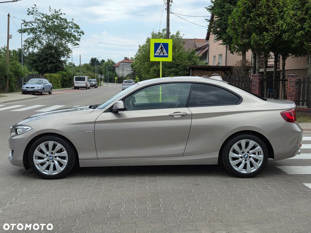 BMW Seria 2 220i Advantage - 2
