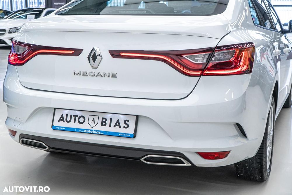 Renault Megane TCe 140 GPF ZEN - 13