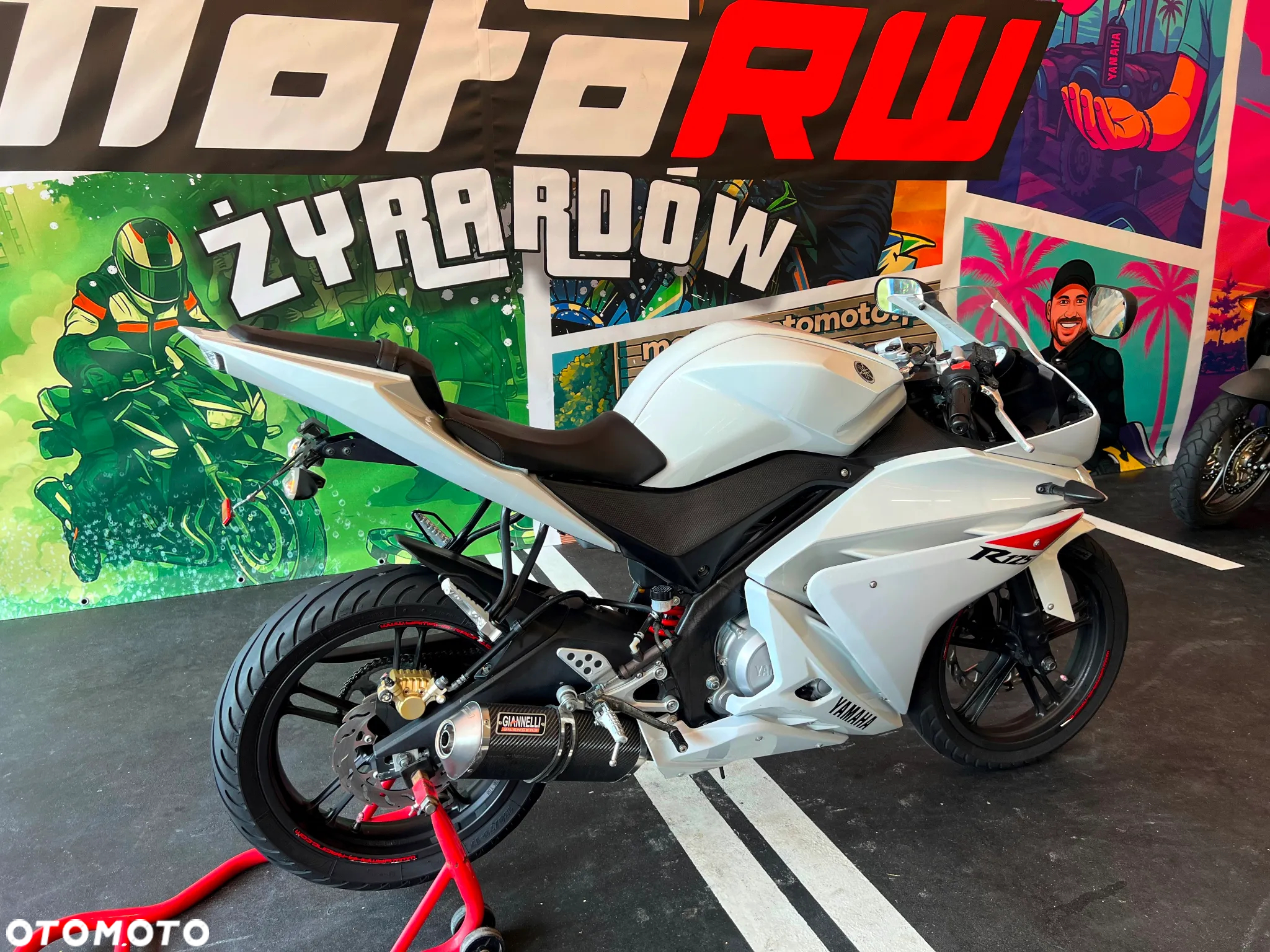 Yamaha YZF - 11