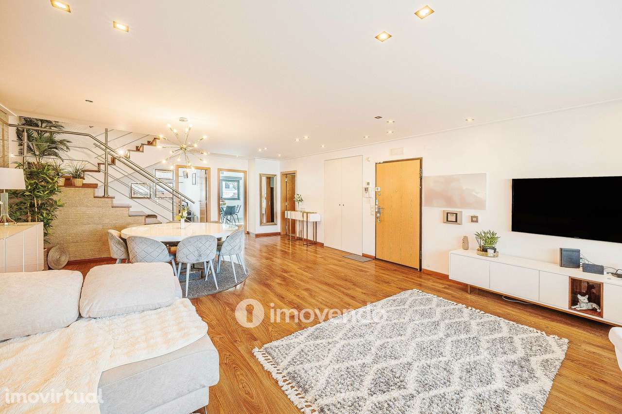 Apartamento T4 Duplex, com estacionamento e arrecadação, no Barreiro - Grande imagem: 3/58