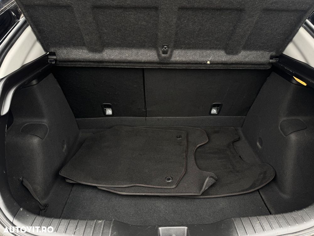 Honda Civic 1.4 i-VTEC Sport Black Edition - 25