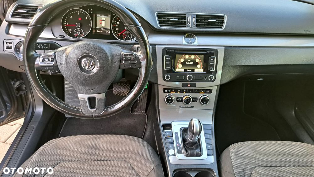 Volkswagen Passat 2.0 TDI DPF DSG Individual Chrom - 3