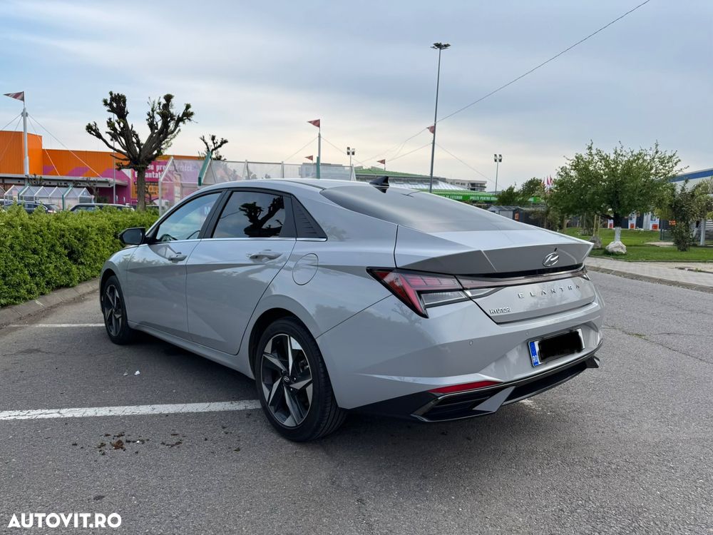 Hyundai Elantra 1.6 l 123 CP CVT Exclusive Navi - 3
