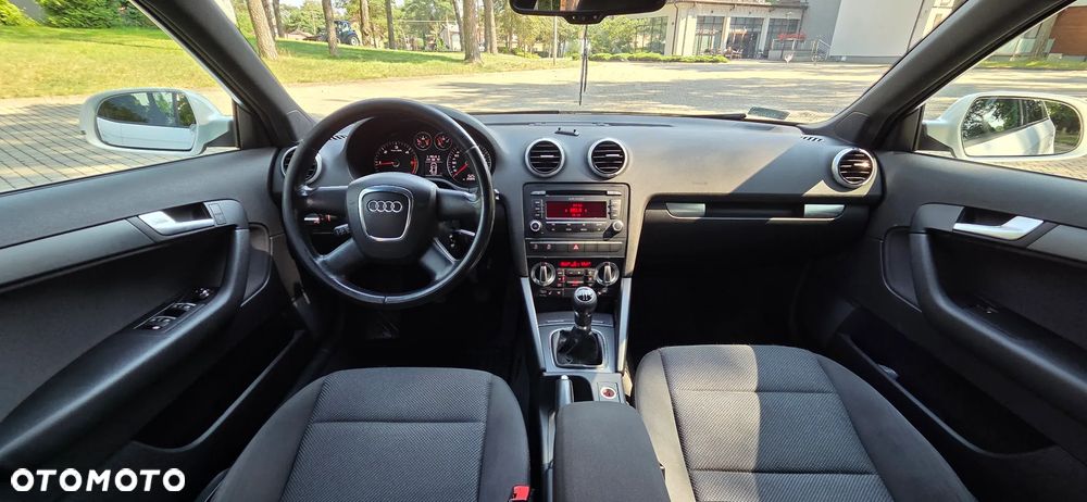 Audi A3 Sportback 1.6 TDI DPF S line Sportpaket - 31