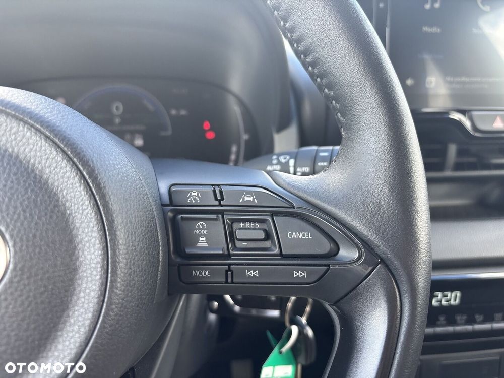 Toyota Yaris Hybrid 1.5 Style - 23