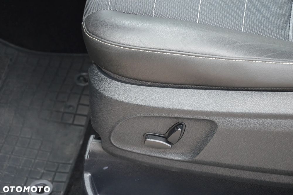Ford Kuga - 23