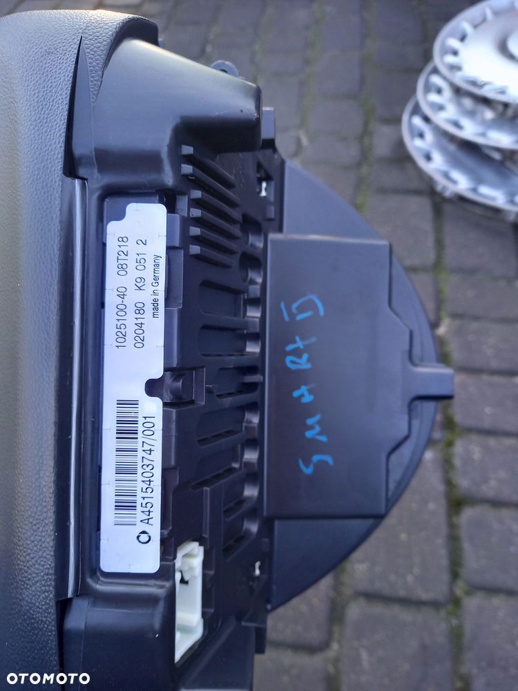 Licznik zegar smart fortwo 2 09r benzyna - 2