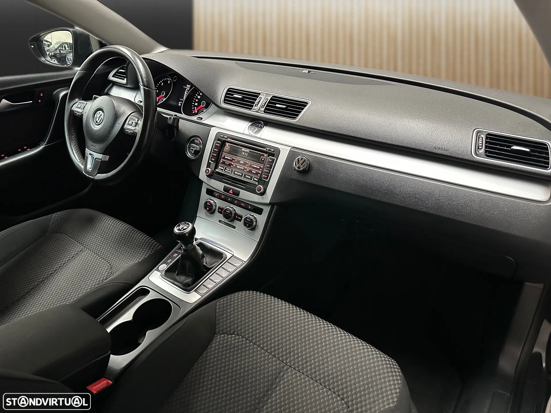 VW Passat 1.6 TDI BlueMotion - 8
