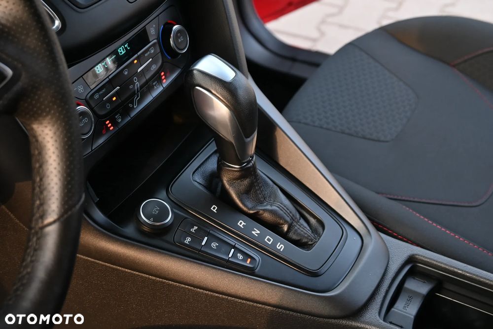 Ford Focus 1.5 EcoBoost STart-Stopp-System ST-LINE X - 36