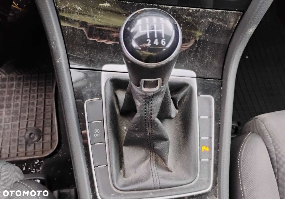 Volkswagen Golf - 17