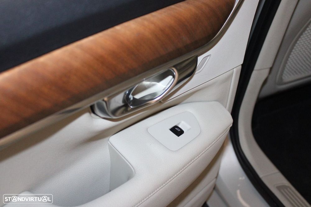 Volvo V90 2.0 B4 Momentum Plus Geartronic - 30