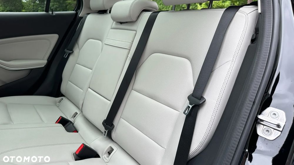Mercedes-Benz GLA 250 4-Matic Edition 1 - 25