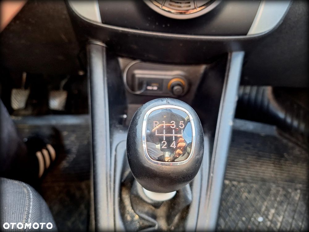 Kia Venga 1.6 L - 25