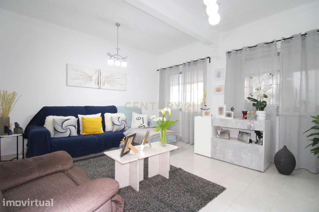 Apartamento T2 com Quintal em Amora - Grande imagem: 5/23
