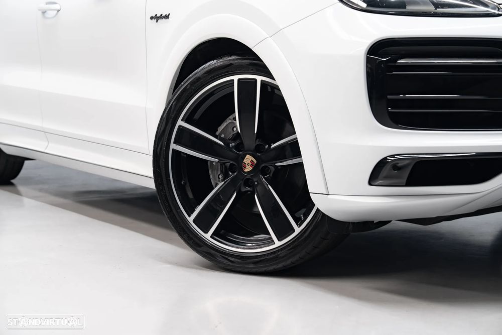 Porsche Cayenne Coupé E-Hybrid - 5