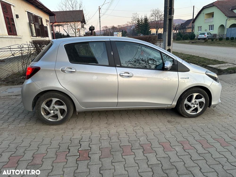 Toyota Yaris - 5