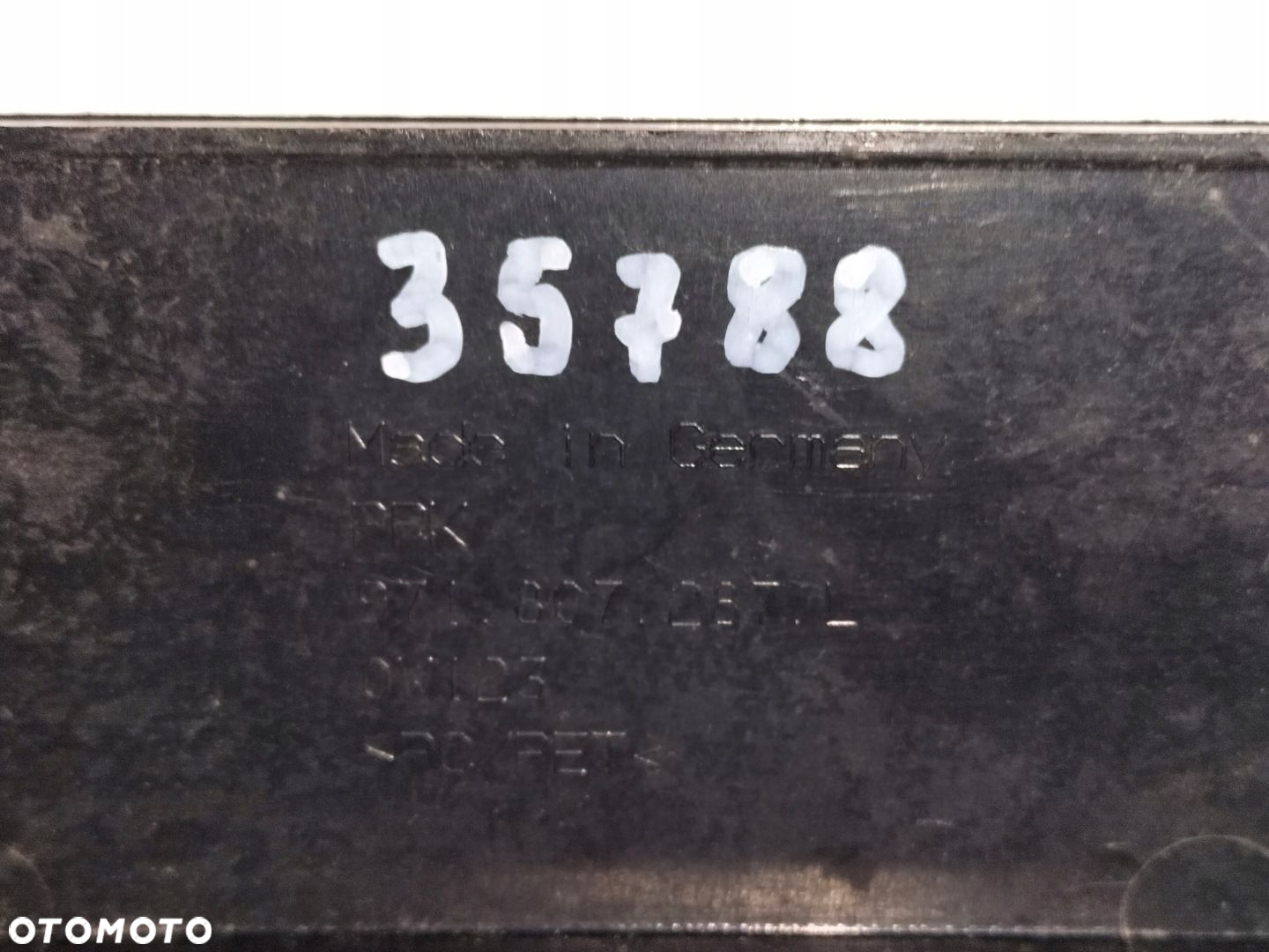 Podkładka pod tablicę rejestracyjną przód PORSCHE PANAMERA II 971 16- - 6