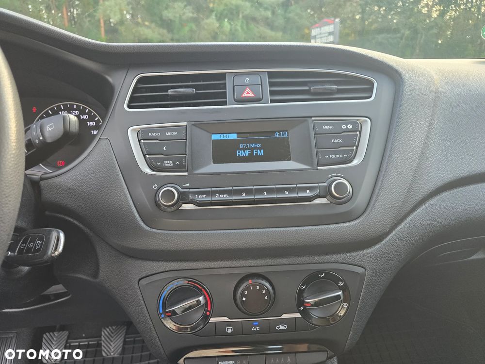 Hyundai i20 1.2 GO - 33