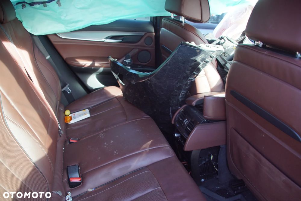 Auto na części - BMW X6 F16 3.0 D 258 KM N57D30 GA8HP75Z 416 2015R Silnik Skrzynia Drzwi Błotnik Zderzak Klapa Lampa Klamka Szyba Lusterko Deska Kokpit Sterownik Moduł Czujnik Licznik Wyświetlacz Panel Kierownica - 16